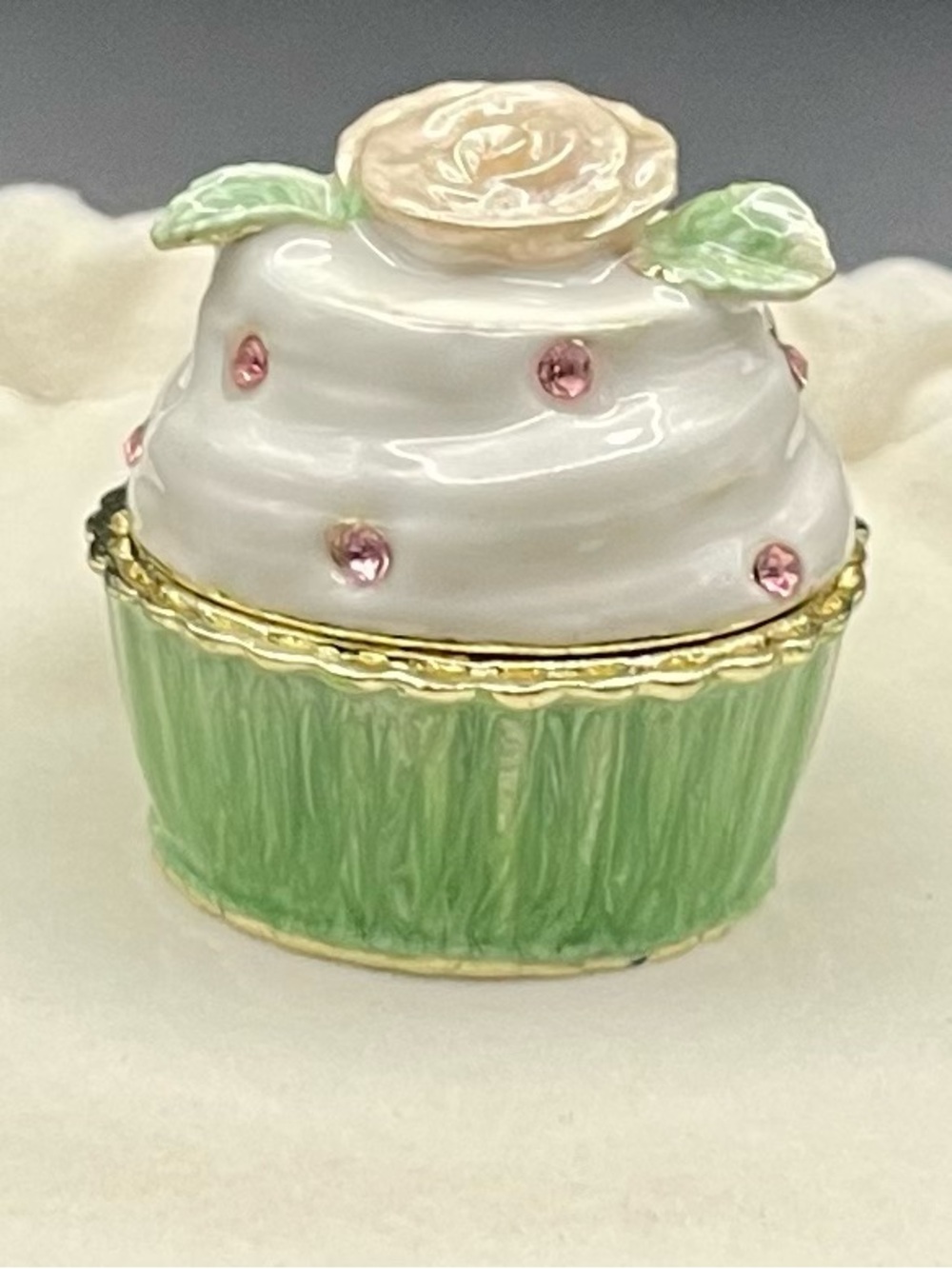 NWOT Enamel Cupcake Hinged Trinket Box Pink Rhinestone Rose